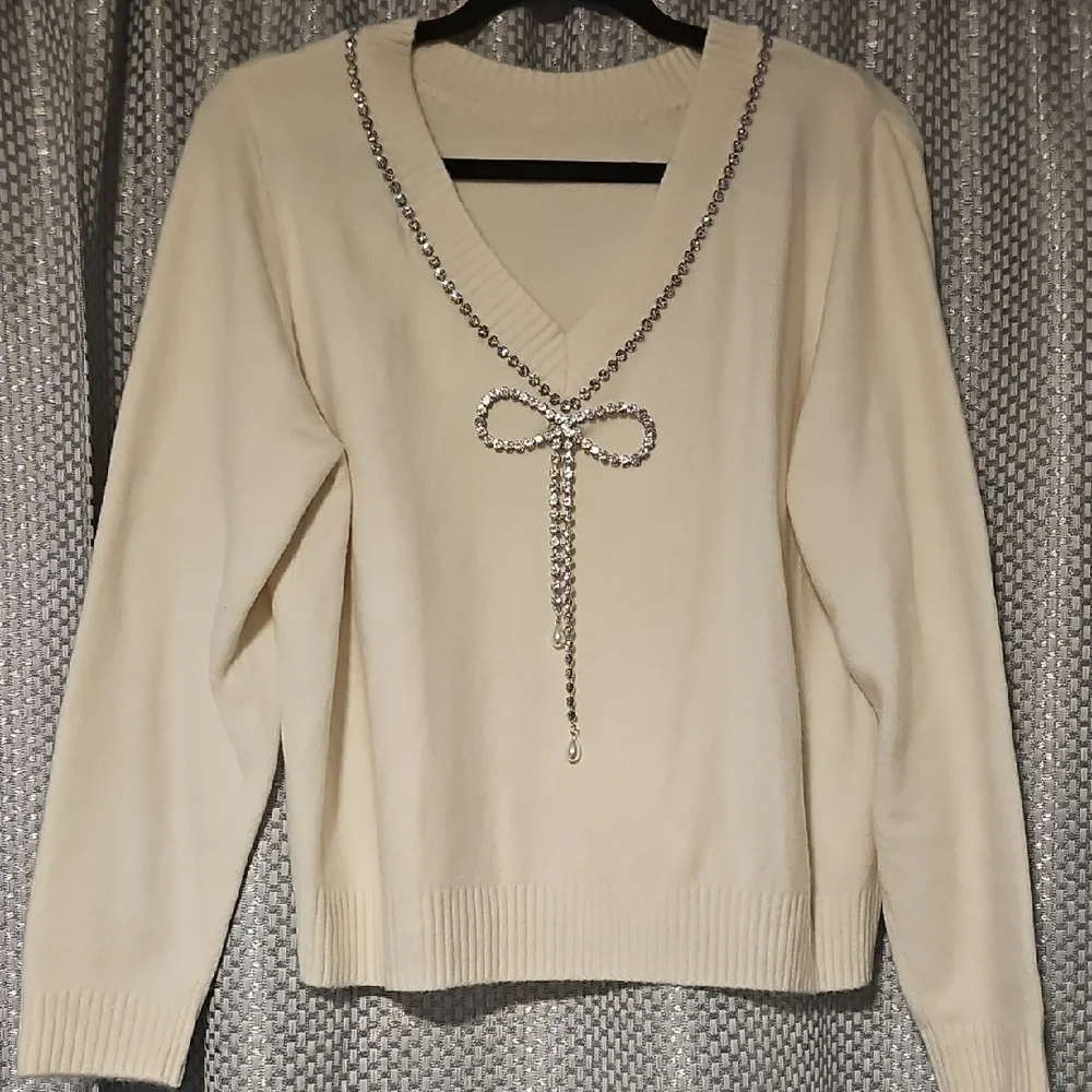 LOFT Cream V-Neck Sweater with Rhinestone Bow - Picture 1 of 1